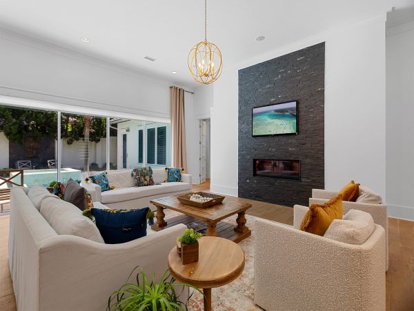 Luxury Destin Vacation Rental - Five Bedroom Home Walk to Beach