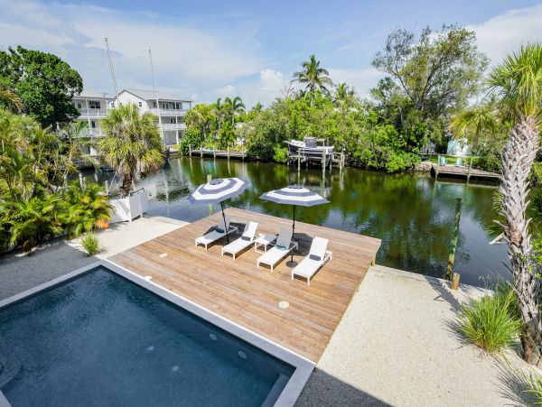 Stunning 4 Bedroom Canal Front Home with Private Pool