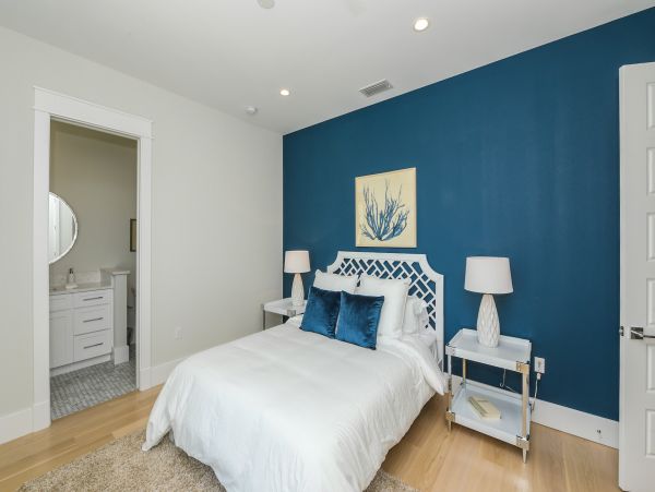 Stunning 4 Bedroom Canal Front Home with Private Pool