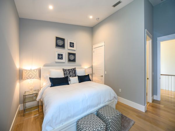 Stunning 4 Bedroom Canal Front Home with Private Pool