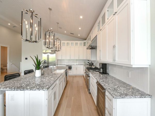 Stunning 4 Bedroom Canal Front Home with Private Pool