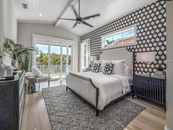 Stunning 4 Bedroom Canal Front Home with Private Pool