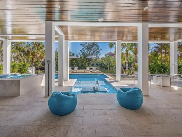 Stunning 4 Bedroom Canal Front Home with Private Pool