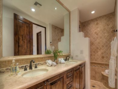 Luxury Vacation Villa Short Walk to Beach Gated Community