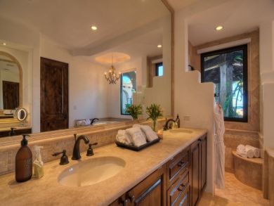 Luxury Vacation Villa Short Walk to Beach Gated Community