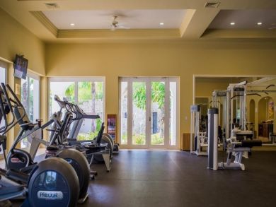 Luxury Vacation Villa Short Walk to Beach Gated Community