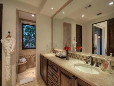 Luxury Vacation Villa Short Walk to Beach Gated Community