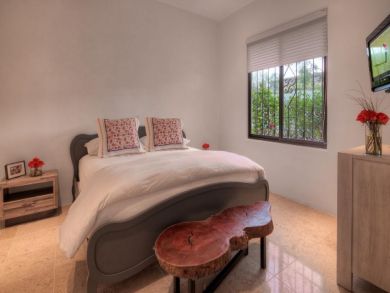 Luxury Vacation Villa Short Walk to Beach Gated Community