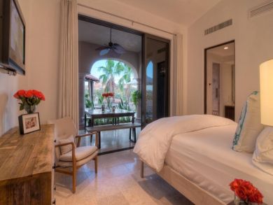 Luxury Vacation Villa Short Walk to Beach Gated Community