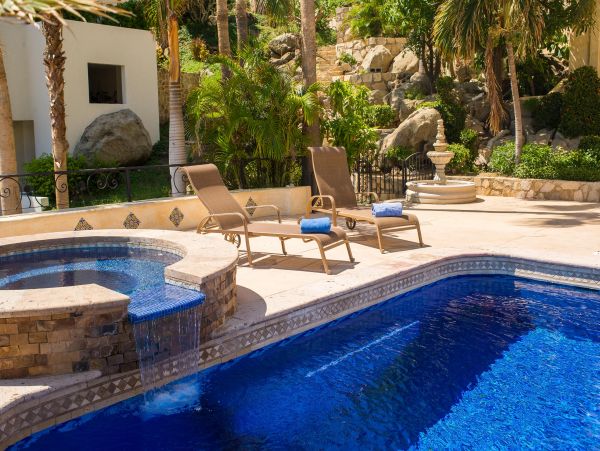 Views Of the Ocean and Great Location to Beaches