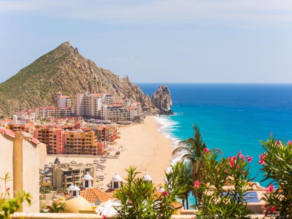 Views Of the Ocean and Great Location to Beaches