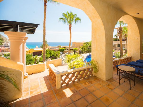 Views Of the Ocean and Great Location to Beaches