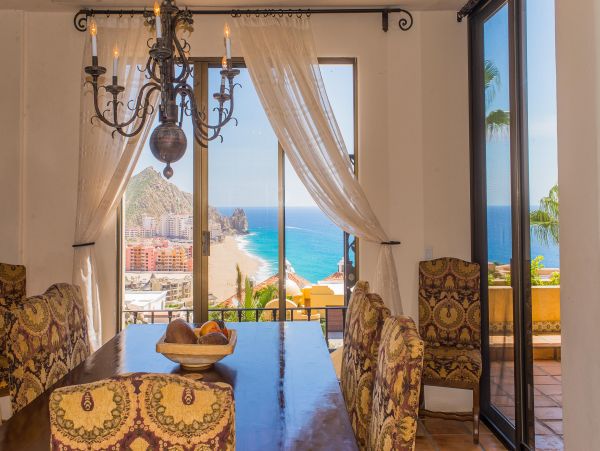 Views Of the Ocean and Great Location to Beaches