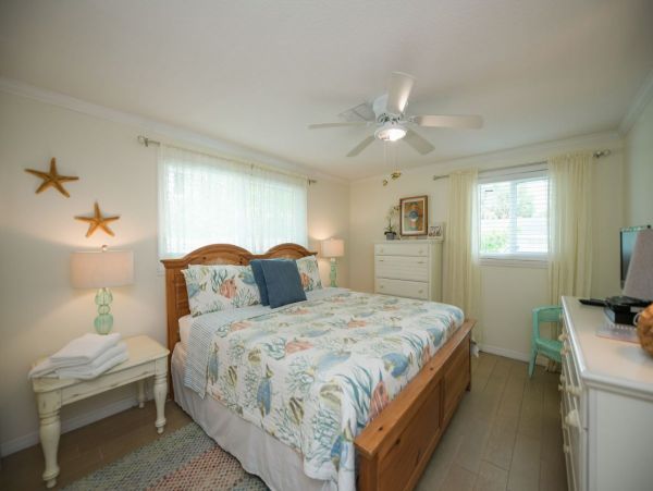 Anna Maria Three Bedroom Vacation Rental Sleeps 8 Guests