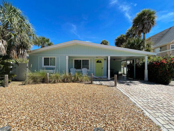 Anna Maria Three Bedroom Vacation Rental Sleeps 8 Guests