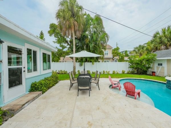 Anna Maria Three Bedroom Vacation Rental Sleeps 8 Guests