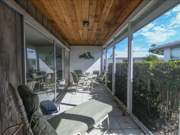 Siesta Key Beachfront Three Bedroom Villa Communal Pool