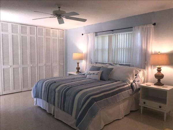 Siesta Key Beachfront Three Bedroom Villa Communal Pool