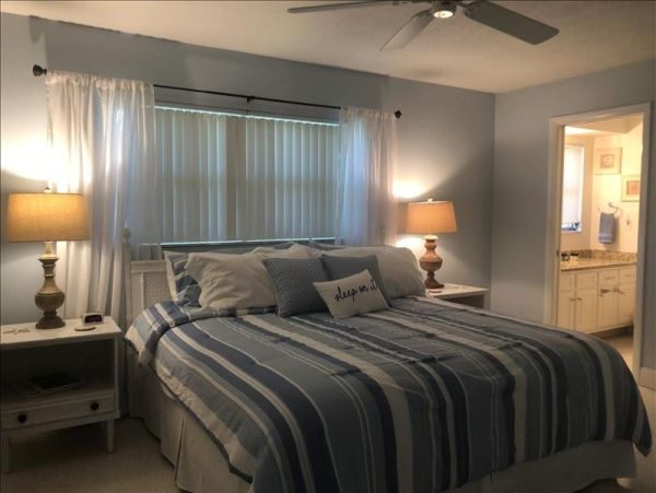 Siesta Key Beachfront Three Bedroom Villa Communal Pool