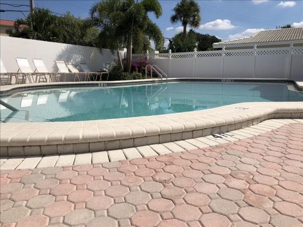 Siesta Key Beachfront Three Bedroom Villa Communal Pool