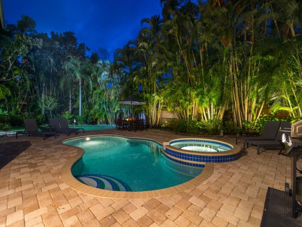 Siesta Key Four Bedroom Vacation Home Sleeps Twelve Guests