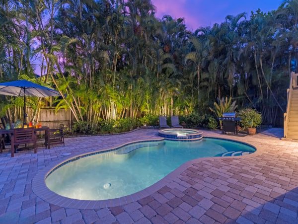 Siesta Key Four Bedroom Vacation Home Sleeps Twelve Guests