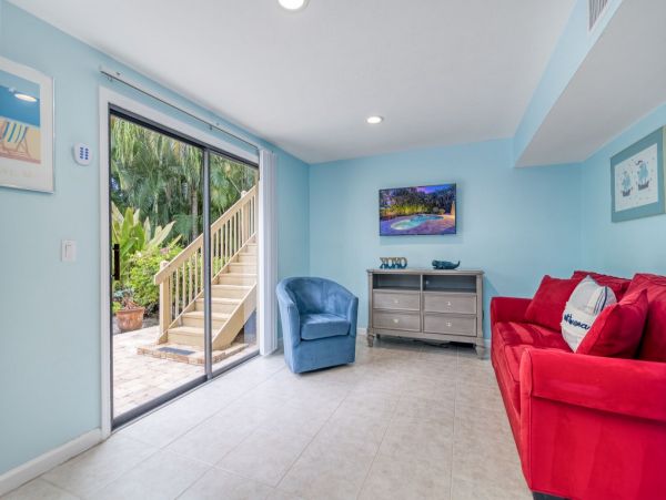 Siesta Key Four Bedroom Vacation Home Sleeps Twelve Guests