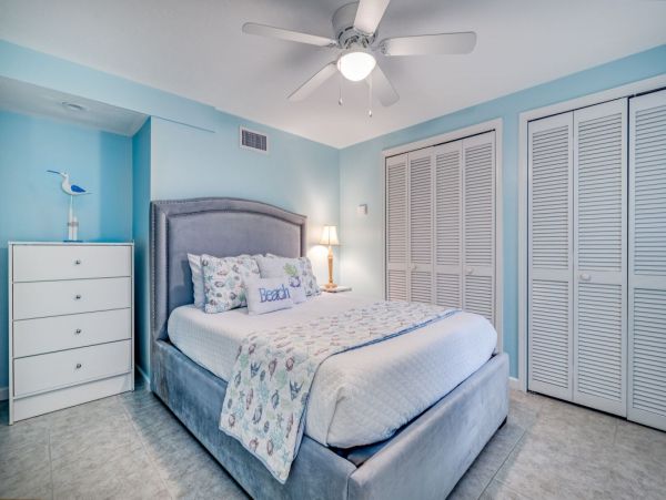 Siesta Key Four Bedroom Vacation Home Sleeps Twelve Guests