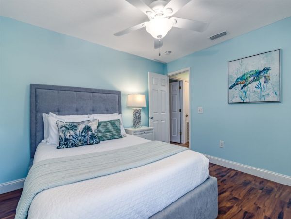 Siesta Key Four Bedroom Vacation Home Sleeps Twelve Guests
