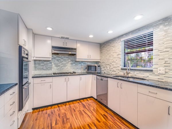 Siesta Key Four Bedroom Vacation Home Sleeps Twelve Guests