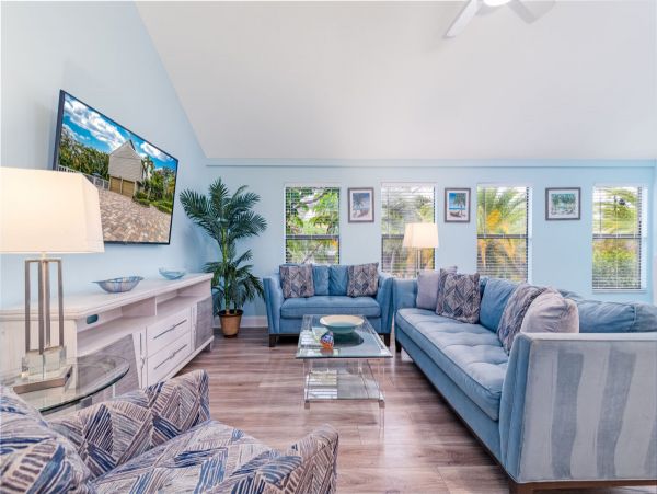 Siesta Key Four Bedroom Vacation Home Sleeps Twelve Guests