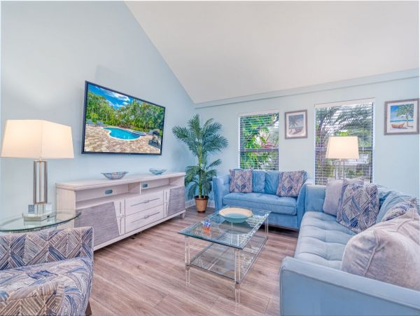Siesta Key Four Bedroom Vacation Home Sleeps Twelve Guests