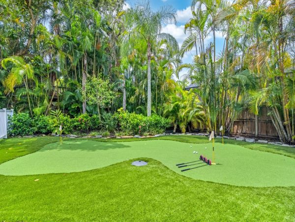 Siesta Key Four Bedroom Vacation Home Sleeps Twelve Guests