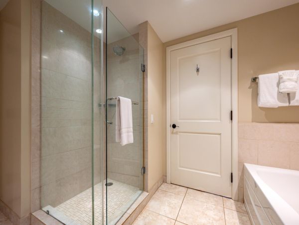 One Bedroom Beach Condo Communal Pool Sleeps Four Guests