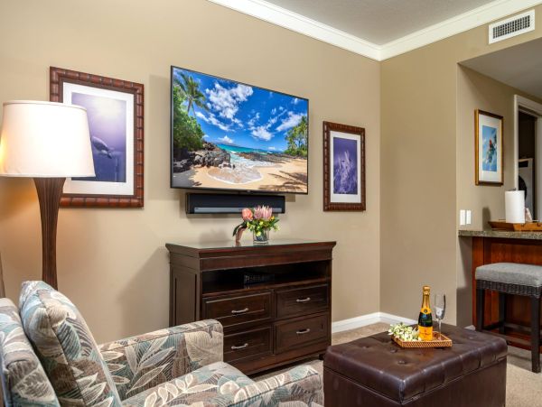 One Bedroom Beach Condo Communal Pool Sleeps Four Guests
