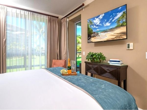 One Bedroom Beach Condo Communal Pool Sleeps Four Guests
