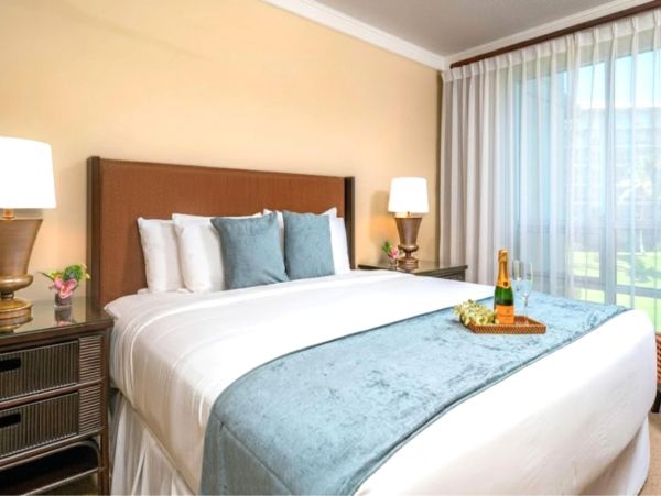 One Bedroom Beach Condo Communal Pool Sleeps Four Guests