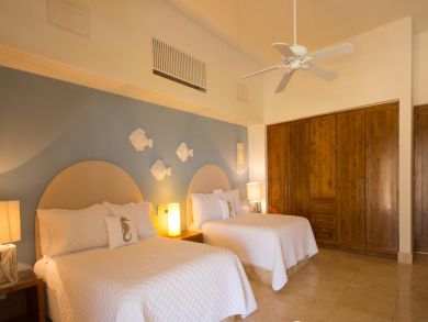Wow one of the Best Five Bedroom Rentals Take a Peek