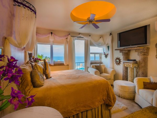 Seven Bedrooms, A Palace of a Villa Perfect for Events!