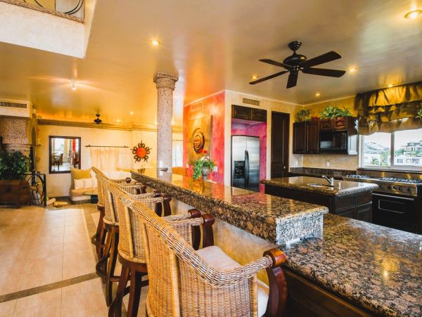 Seven Bedrooms, A Palace of a Villa Perfect for Events!