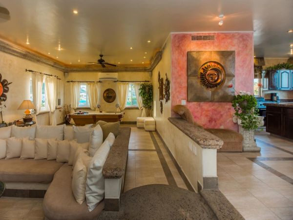 Seven Bedrooms, A Palace of a Villa Perfect for Events!