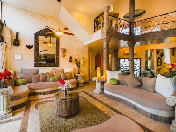 Seven Bedrooms, A Palace of a Villa Perfect for Events!