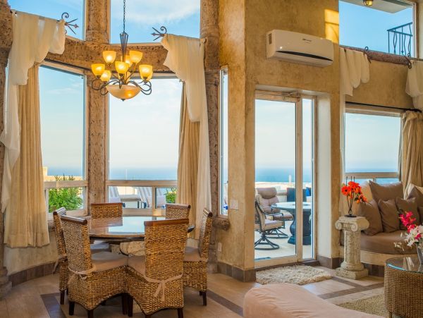 Seven Bedrooms, A Palace of a Villa Perfect for Events!