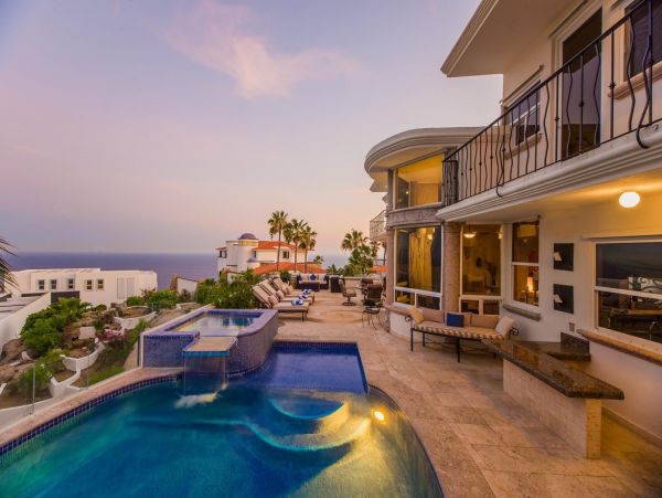 Seven Bedrooms, A Palace of a Villa Perfect for Events!