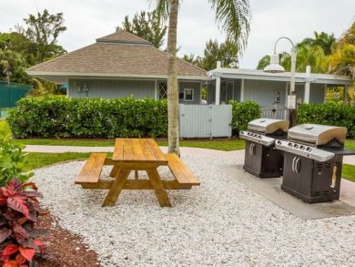 Gas Grills & Picnic Table