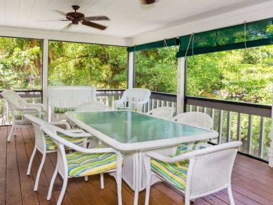Outdoor Dining Table & Chairs