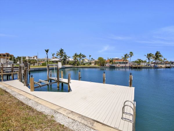 Marco 5 Bedroom Vacation Rental with Private Pool Sleeps 10