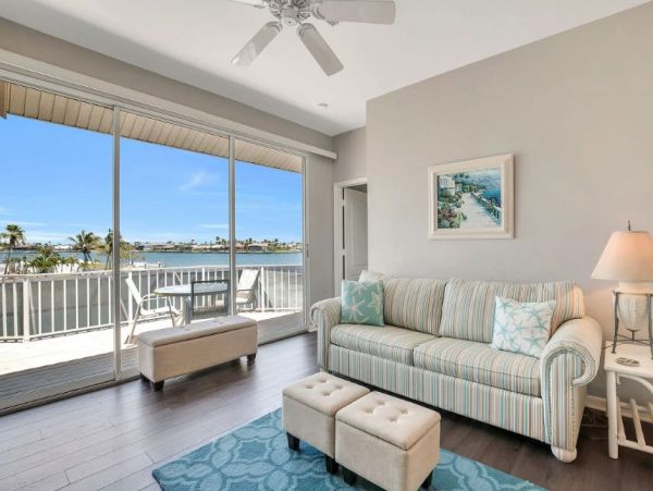 Marco 5 Bedroom Vacation Rental with Private Pool Sleeps 10