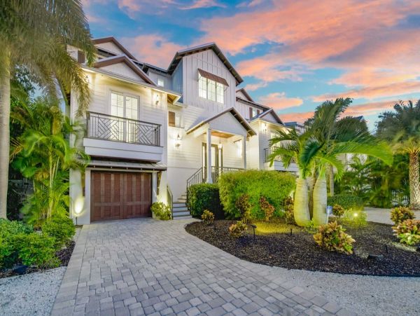 Anna Maria Four Bedroom Home Sleeps 8 Guests Private Pool