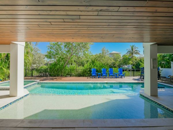 Anna Maria Four Bedroom Home Sleeps 8 Guests Private Pool